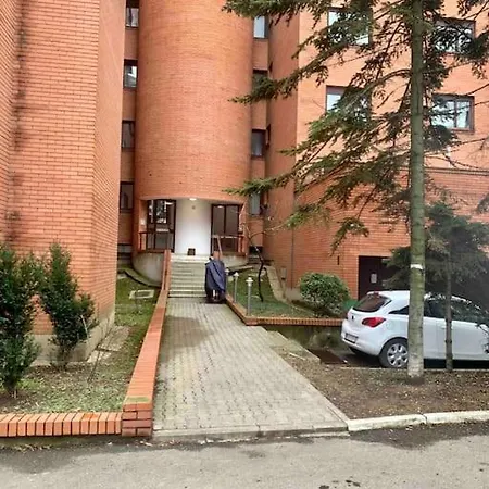 100 M2 In The Diplomatic Area Apartment *